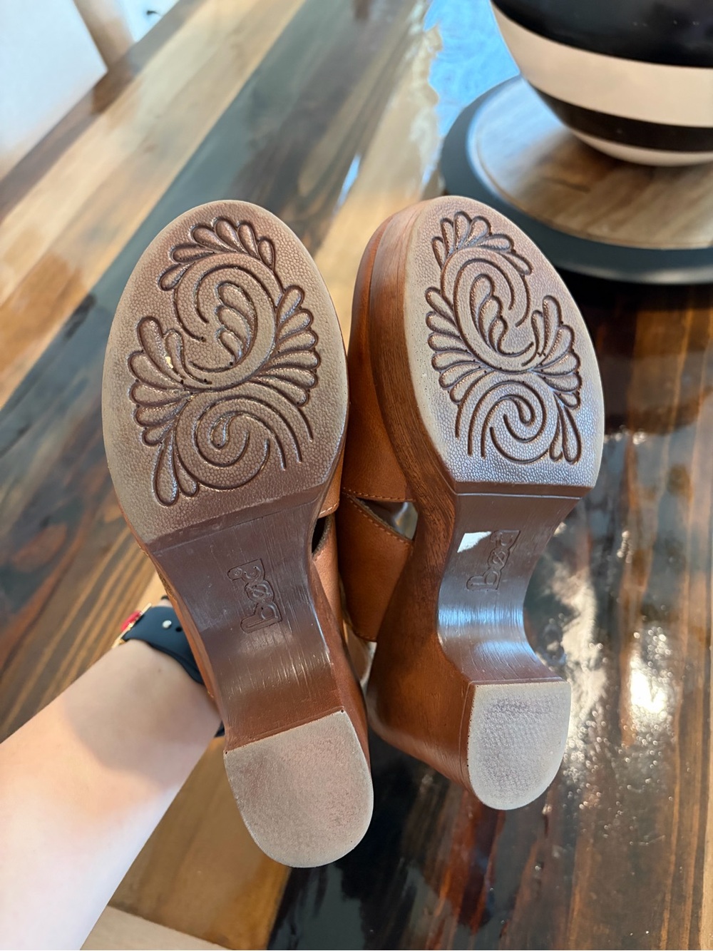 boc Tan Leather Slingback Clog Heels - Picture 4 of 4